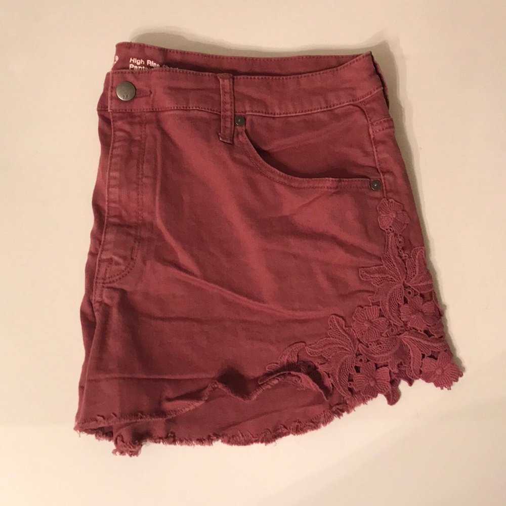 I am selling a New pair of Mossimo shorts